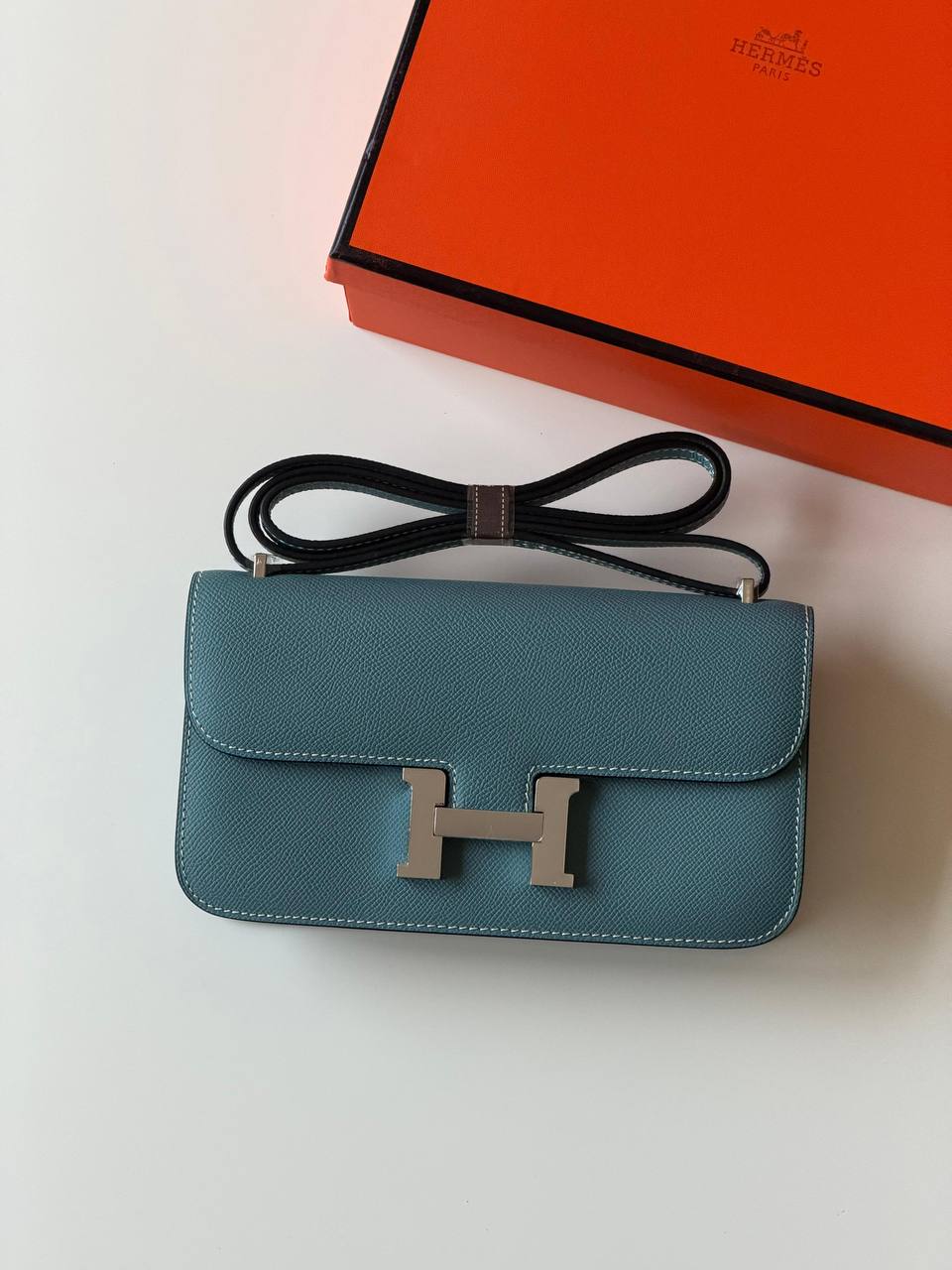 Hermes
constance 23cm 
super Master quality ✅with box📦
480 dhs✅

Zain51
♥️♥️♥️
