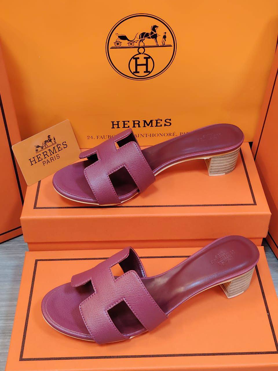 Hermes 

Heel New Arrived, 
Size 36 To 41

100 dhs 🇦🇪🇦🇪

Zain120
♥️♥️♥️