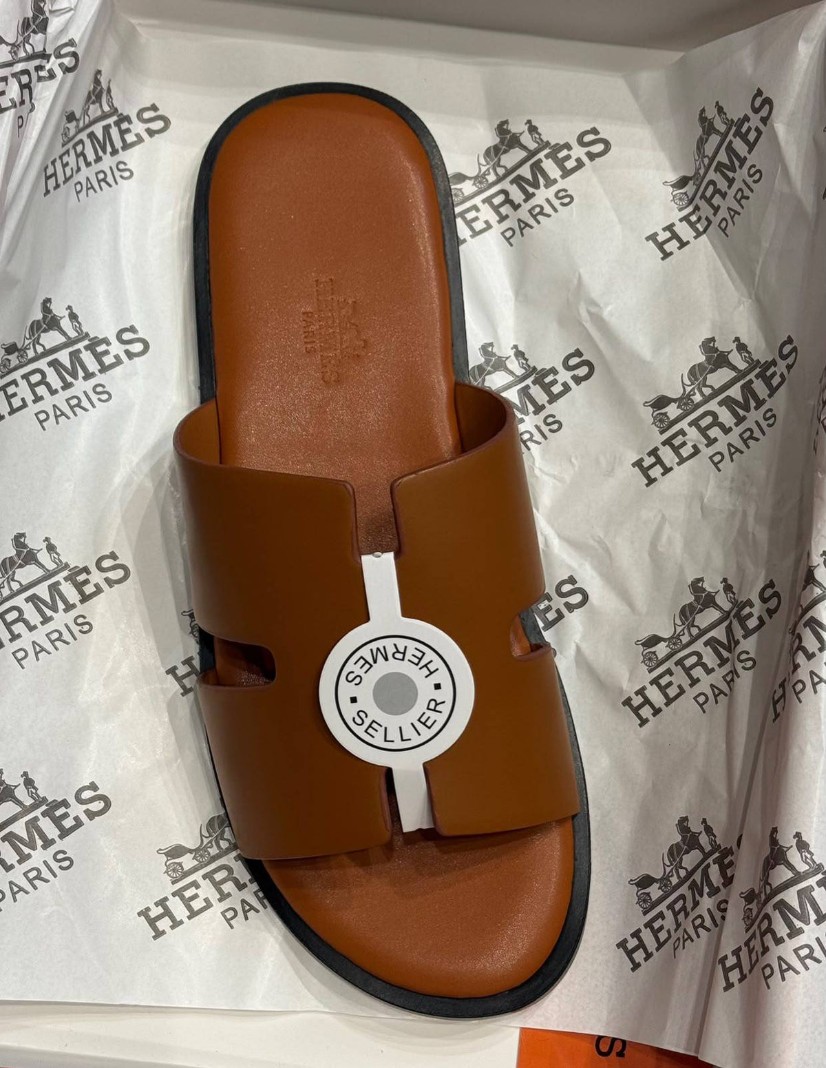 Hermes

40 to 45

105 dhs🇦🇪🇦🇪

Zain183
♥️♥️♥️