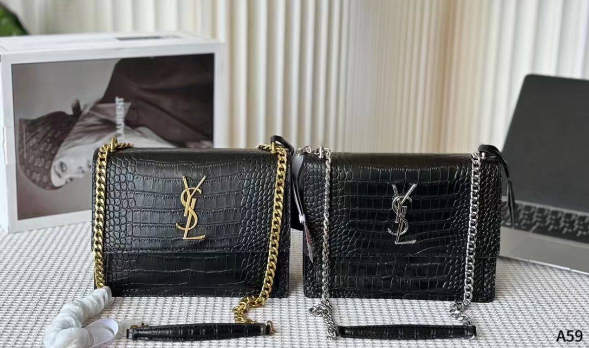 YSL
110 dhs❣️
SIZE：24cm
Good quality 

with box
🎁🎁🎁

Zain35
♥️♥️♥️