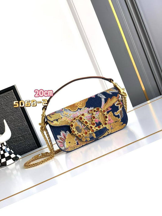 Valentino 
Master ++
270 dhs🪙🌨️

Zain153
♥️♥️♥️
