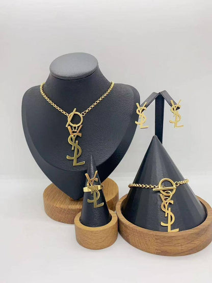 Accessories Set
50 dhs🪙🌨️

Zain45
♥️♥️♥️