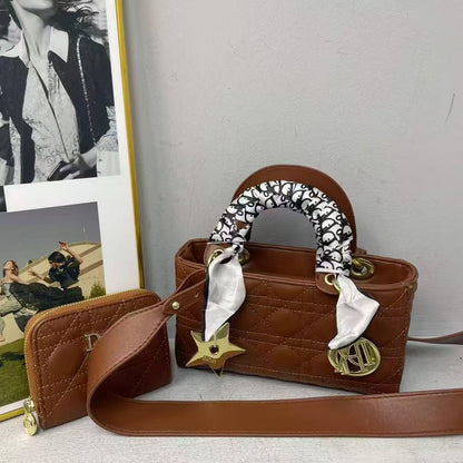Dior
75 dhs💓

Zain232
♥️♥️♥️