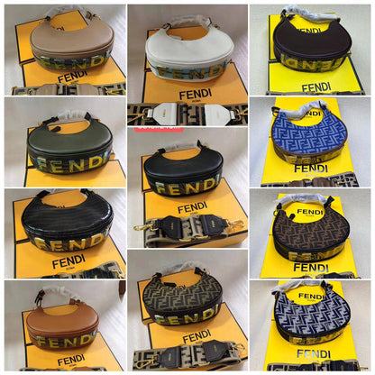 Fendi 
100 dhs✅

with box🎁

size 24cm

Zain213
♥️♥️♥️