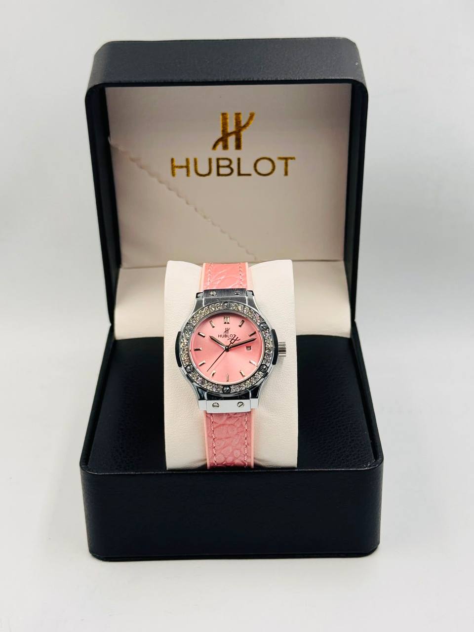 Hublot Ladies
*New arrival*🔥
80 dhs✅

Zain08
♥️♥️♥️