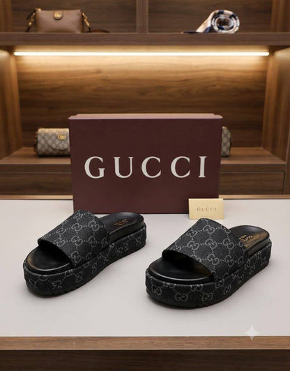 GUCCI SLIPPER 
GOOD QUALITY 
90 dhs✅

Zain40
 ♥️♥️♥️