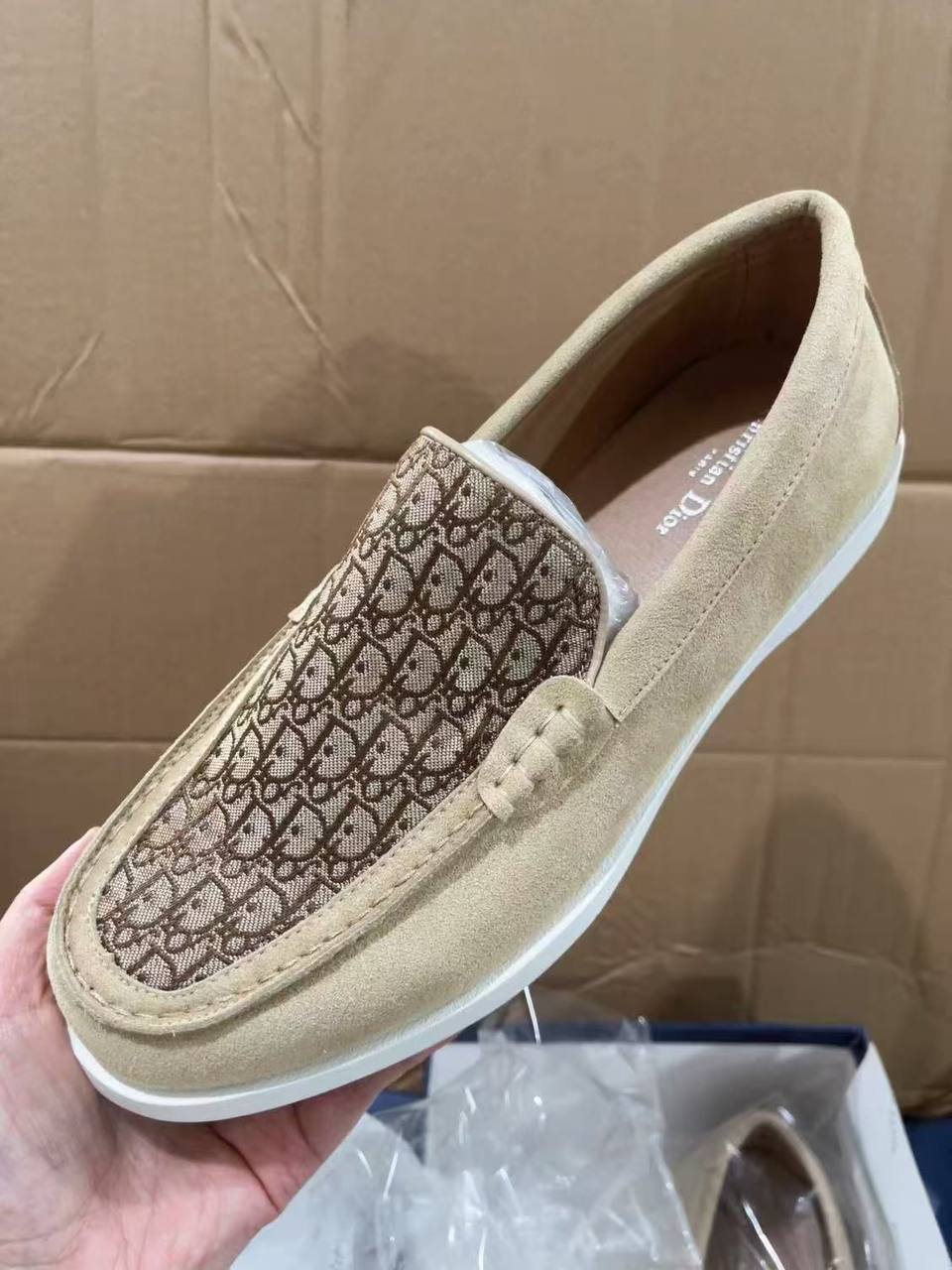 Dior Shoes For Men,
High Quality,Today Arrived 
Size 40 To 45
140 dhs🪙🌨️

Zain120
♥️♥️♥️
