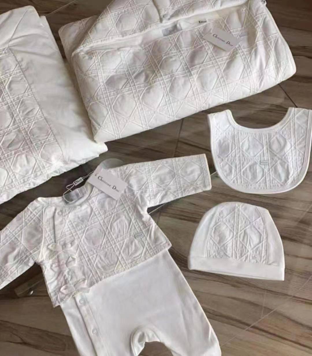 Baby Clothes 
New Stock
For Price 👇 WTSP Text Zain 0568585901

Zain151
♥️♥️♥️