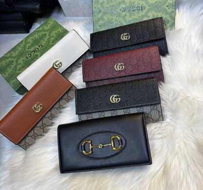 Gucci
good quality, 
comes with box, 
🎁🎁🎁

size... 19*11 cm 
70 dhs❣️

Zain12
♥️♥️♥️