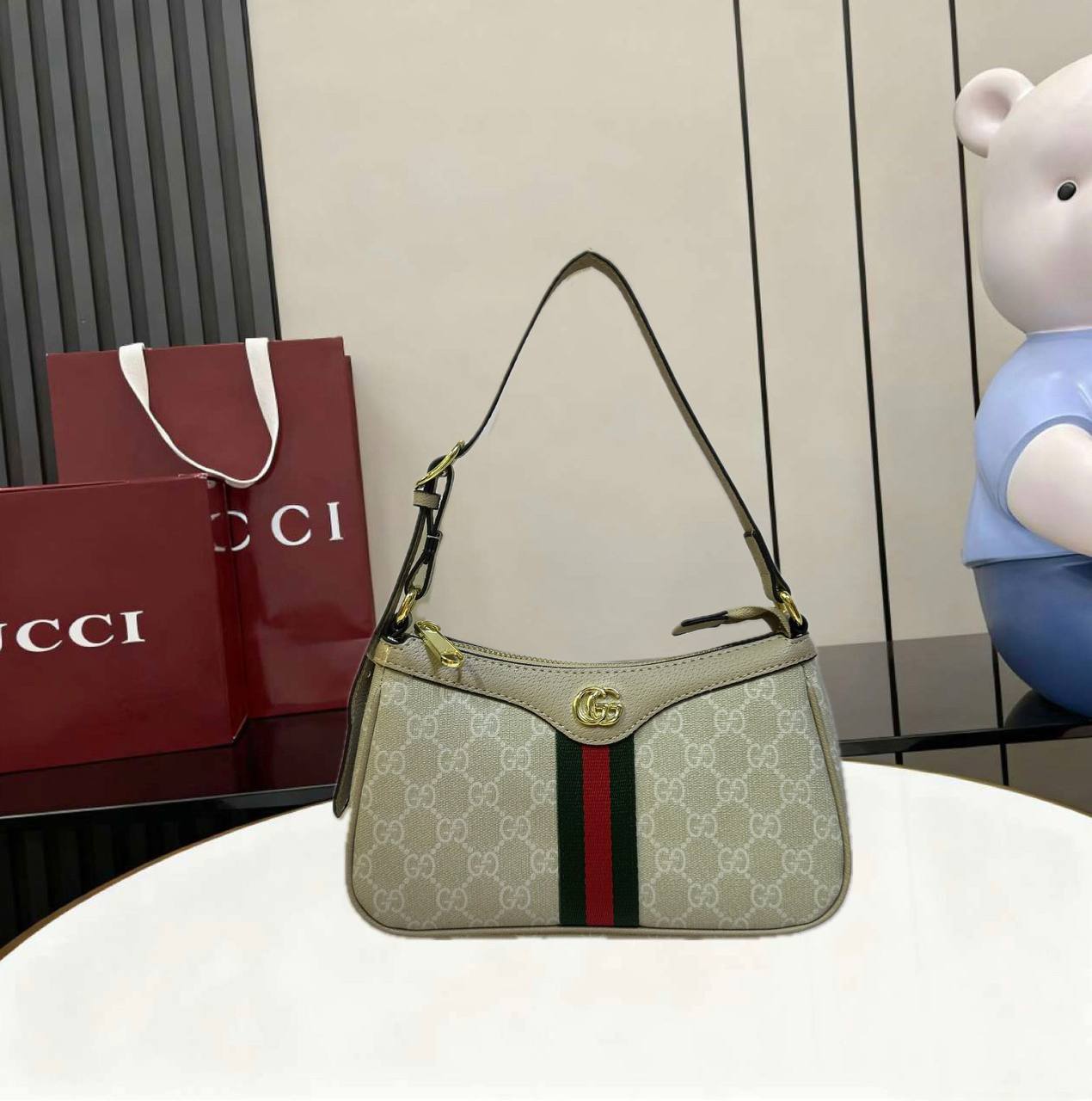 GUCCI 
GOOD QUALITY 

WITH BOX 
🎁🎁🎁

95 dhs✅

Zain39
♥️♥️♥️