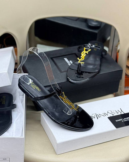 Ysl flat

Offffferrrrrrrrr.  🧨🧨🧨

60 dhs✅

Size 36 to 41.

Zain80
♥️♥️♥️