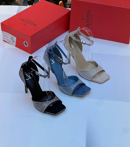 Valentino 
100 dhs💓
Size  36. To. 41

Zain80
♥️♥️♥️