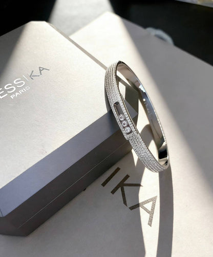MESSIKA BANGLE
MASTER ✨💫
95 DHS✅
WITH BOX AND PAPER BAG🎁🛍️

Zain89
♥️♥️♥️