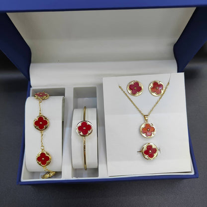 VCA set 
With box 
🎁🎁🎁

60 dhs✅

Zain25
♥️♥️♥️