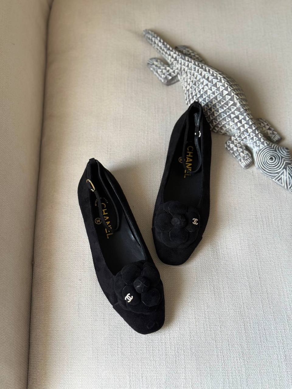 Chanel
AA Quality
Size 36 to 41
450 dhs🇦🇪🇦🇪

Zain288
♥️♥️♥️