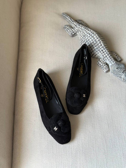 Chanel
AA Quality
Size 36 to 41
450 dhs🇦🇪🇦🇪

Zain288
♥️♥️♥️
