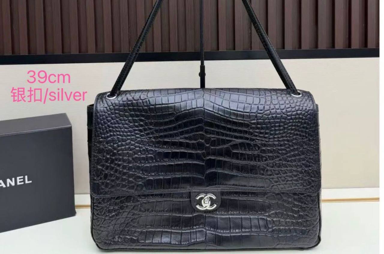 Chanel
Master🌺🌺
410 dhs💛
#39cm❤️❤️🙋‍♂️

Zain228
♥️♥️♥️
