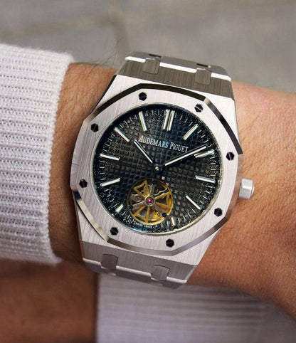 Ap watch for men good quality automatic 
350 dhs❤️💚❤️❤️

Zain59
♥️♥️♥️