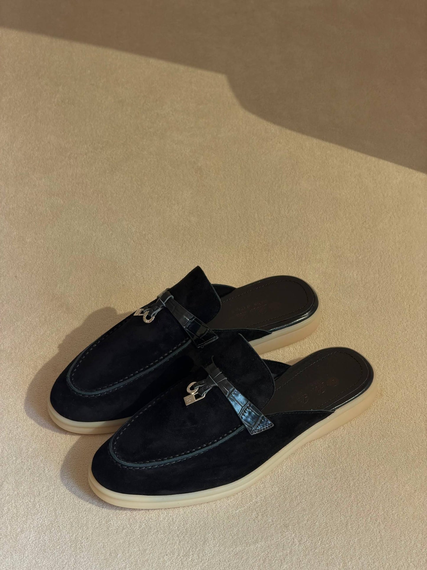 LORO PIANA 
QUALITY: SUPER MASTER 💥😍
450 dhs✅

Zain319
♥️♥️♥️