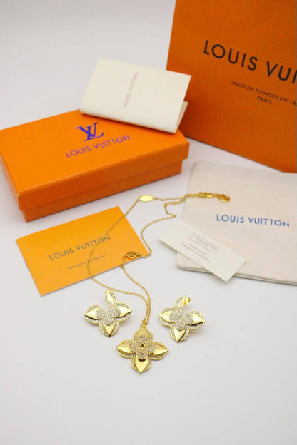 Lv set

150 dhs

Zain122
♥️♥️♥️