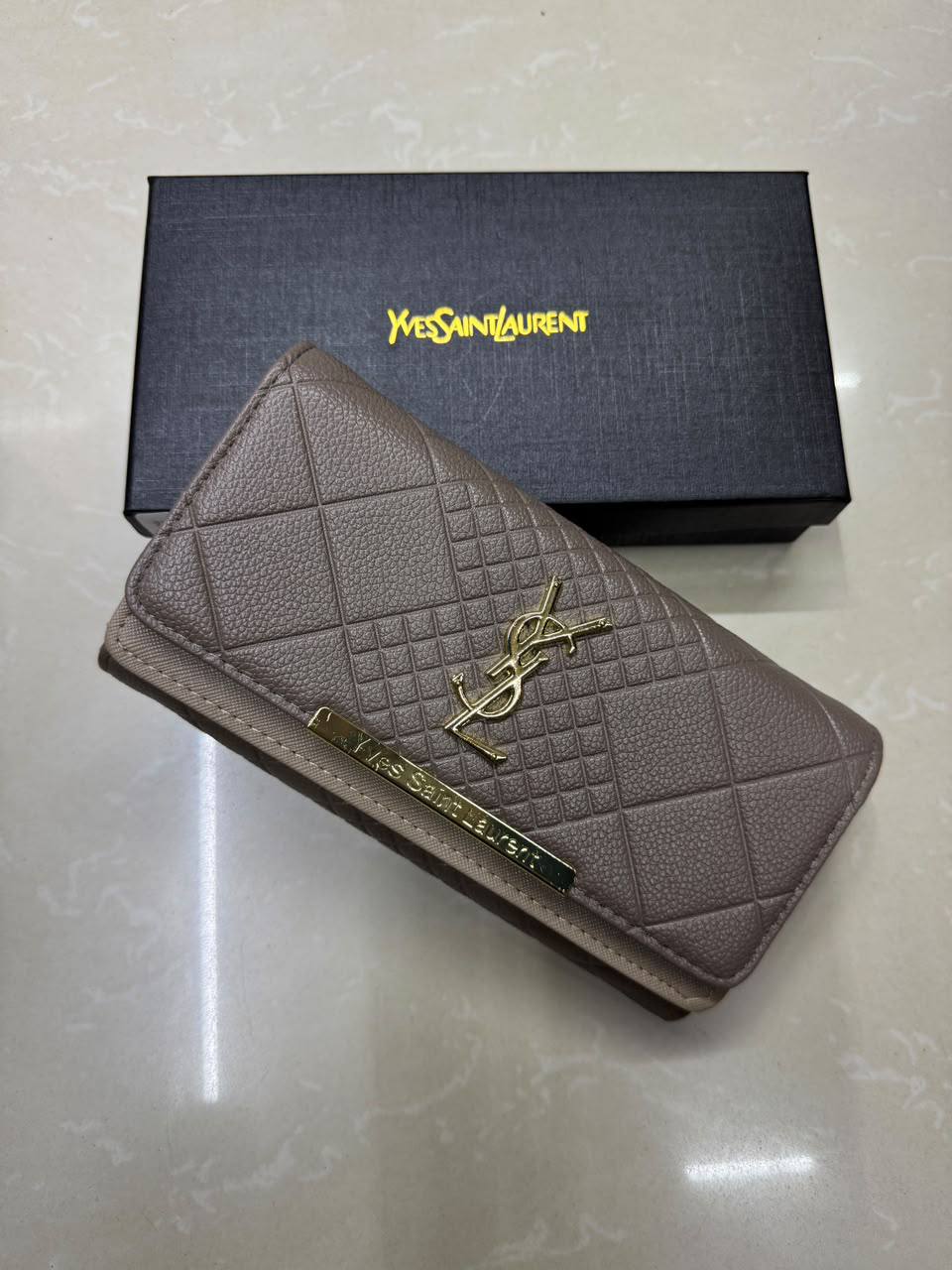 MK
YSL-Long wallet 

With box 
40 dhs🇦🇪🇦🇪🇦🇪

Zain50
♥️♥️♥️