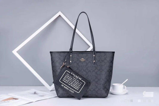 💞 Coach 2 in 1  2️⃣-sided
1️⃣ First quality＋🎁

Big Size : 45 * 30 cm

95 dhs🇦🇪

with box 🎁

Zain115
♥️♥️♥️