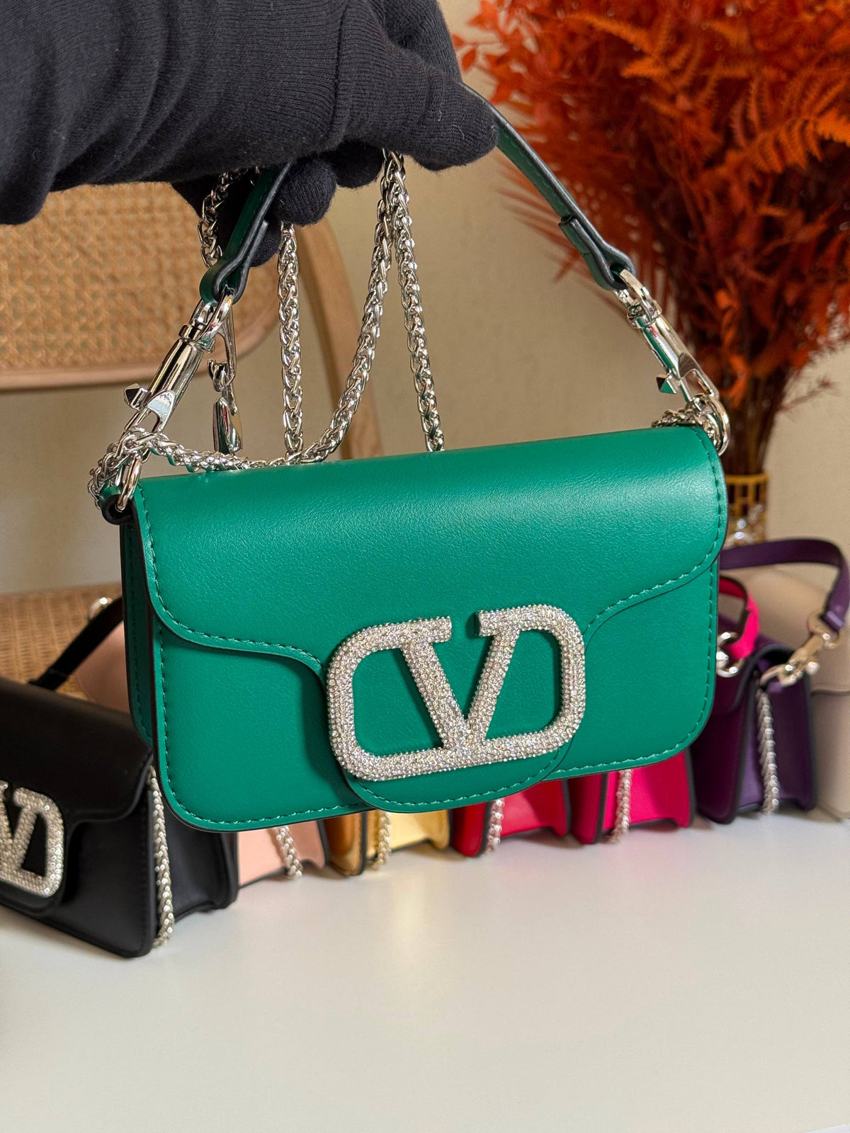 VALENTINO

20cm 

300 dhs🇦🇪🇦🇪

 Top quality With box🎁

Zain167
♥️♥️♥️