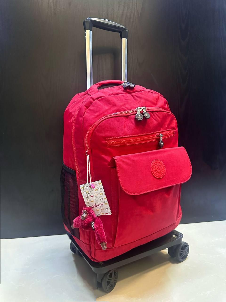 Kipling luggage 

good quality 

special offer 

120 dhs…🇦🇪🇦🇪
Zain295
♥️♥️♥️