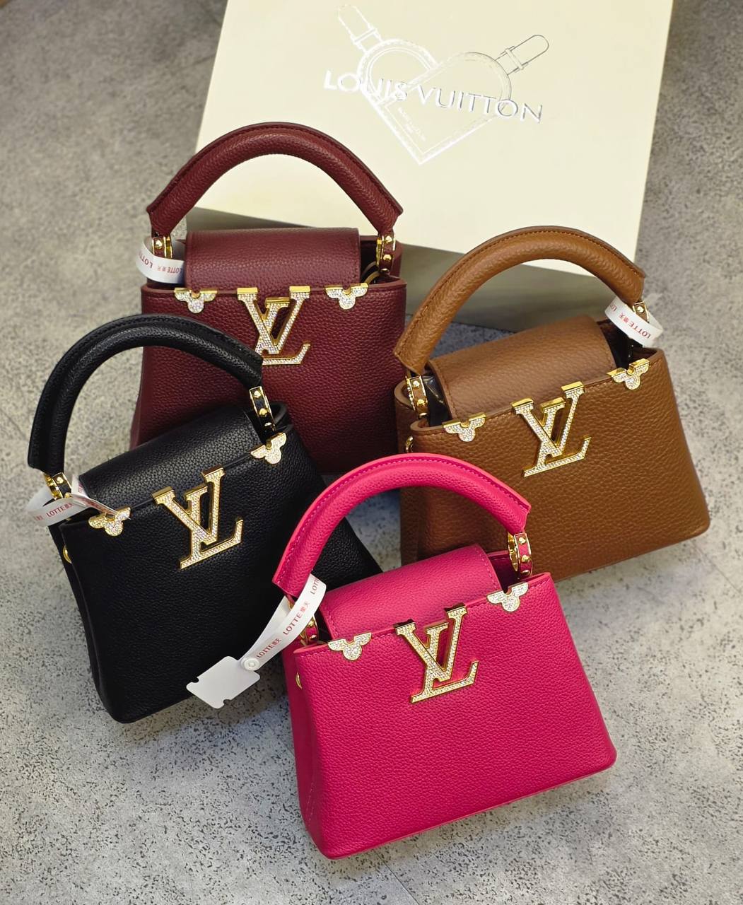 LV

21 CM 
210 dhs🌺

26 CM 
230 dhs🌺


Zain175
♥️♥️♥️