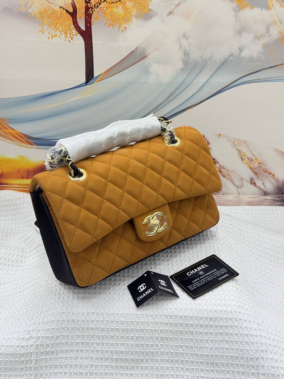 CHANEL 

BEST QUALITY 

WITH BOX’S 
🎁🎁🎁

120 dhs✅
size 26CM

Zain290
♥️♥️♥️