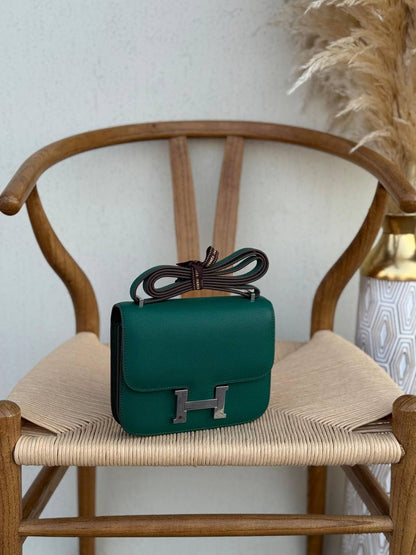 HERMES
18cm
340 dhs✅
Top quality 
With box🎁

Zain167
♥️♥️♥️