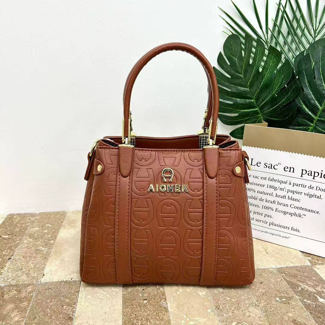 Aigner
75 dhs✅

Zain232
♥️♥️♥️