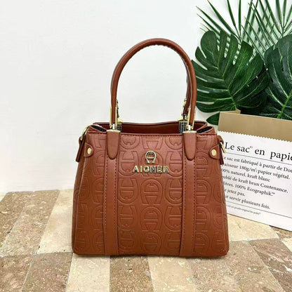Aigner
75 dhs✅

Zain232
♥️♥️♥️