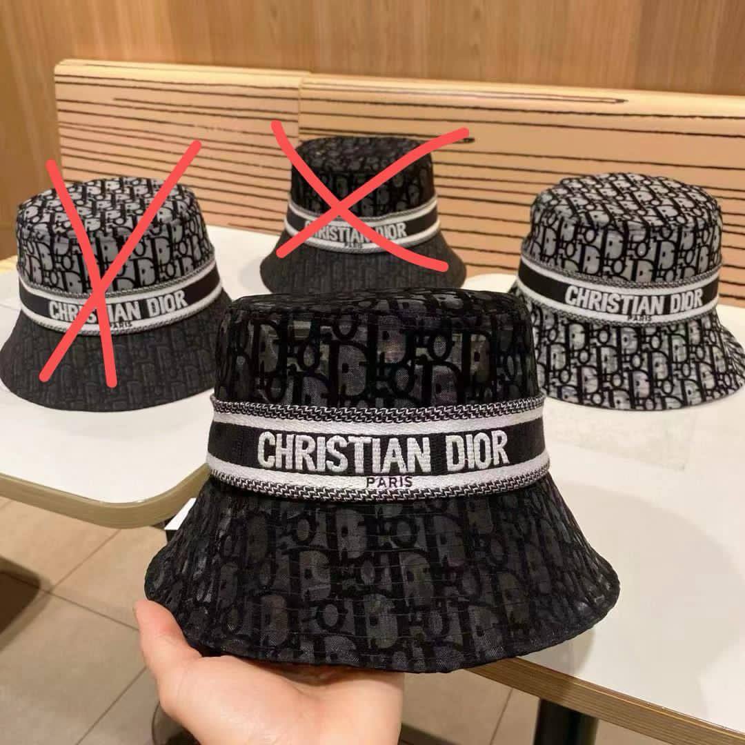 HAT
50 dhs💓

Zain231
♥️♥️♥️