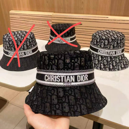 HAT
50 dhs💓

Zain231
♥️♥️♥️