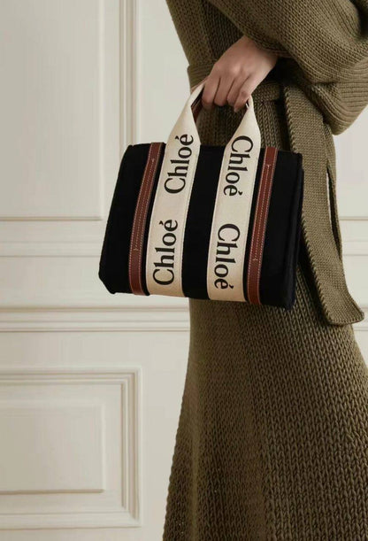 Chloe
95 dhs🪙🌨️
SIZE：37×26×12CM
Good quality

Zain35
♥️♥️♥️