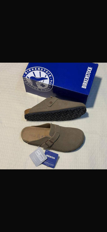 Birkenstock
Size 36-46 
110 dhs❣️

Zain132
♥️♥️♥️