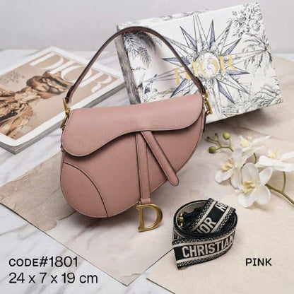 CHRISTIAN DIOR sᴀᴅᴅʟᴇ ᴄʀᴏssʙᴏᴅʏ ʙᴀɢ ᴏʙʟɪǫᴜᴇ & ʟᴇᴀᴛʜᴇʀ ᴛʀɪᴍ ᴍᴀᴛᴇʀɪᴀʟ sɪᴢᴇ : 24 cm ᴡɪᴛʜ BOX

90 dhs🇦🇪🇦🇪🇦🇪

Zain31
♥️♥️♥️