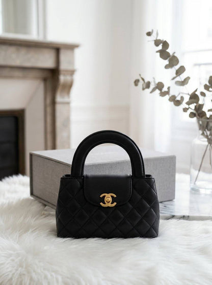 Chanel

95 dhs
With box

Zain72
♥️♥️♥️