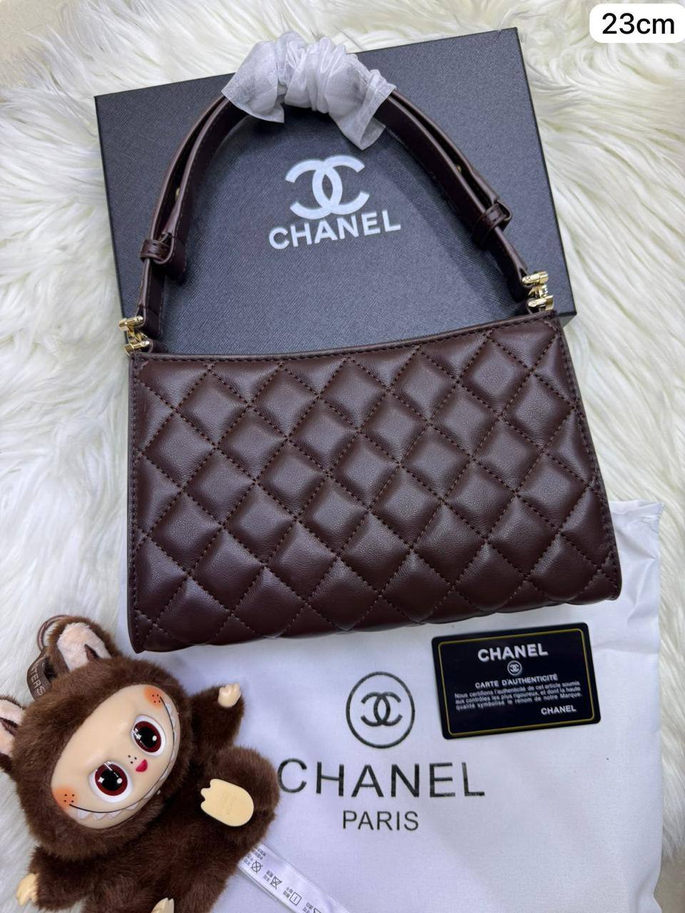 💖 Chanel 26x 
1️⃣ First quality +🎁
Size : 23 * 14 cm
90 dhs🇦🇪🇦🇪
with box

Zain115
♥️♥️♥️