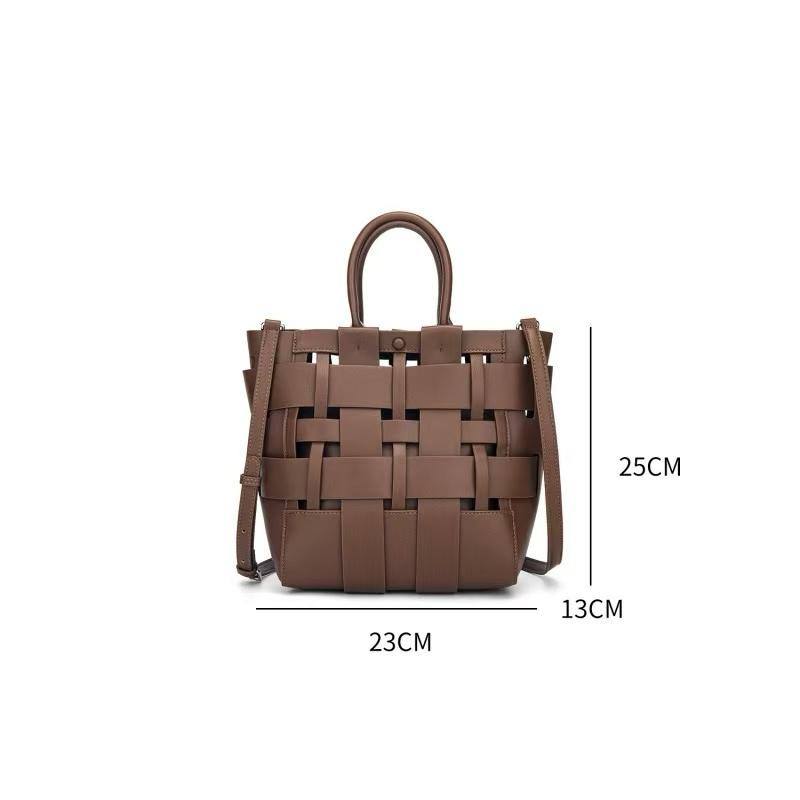 BOTTEGA 
120 dhs✅
Size 23cm

Zain161
♥️♥️♥️