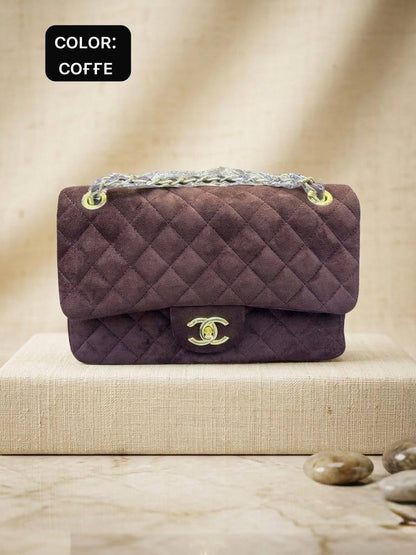 Chanel ᴅᴏᴜʙʟᴇ ғʟᴀᴘ
ɢᴏʟᴅ ʜᴀʀᴅᴡᴀʀᴇ 
ᴠᴇʟᴠᴇᴛ/sᴜᴇᴅᴇ ʟᴇᴀᴛʜᴇʀ 
ᴡɪᴛʜʙᴏx
sɪᴢᴇ:25ᴄᴍ
110 dhs✅

Zain56
♥️♥️♥️
