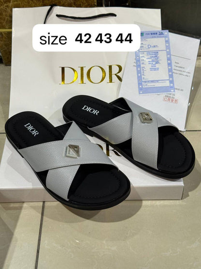 Dior

100 dhs🇦🇪🇦🇪

Zain103
♥️♥️♥️