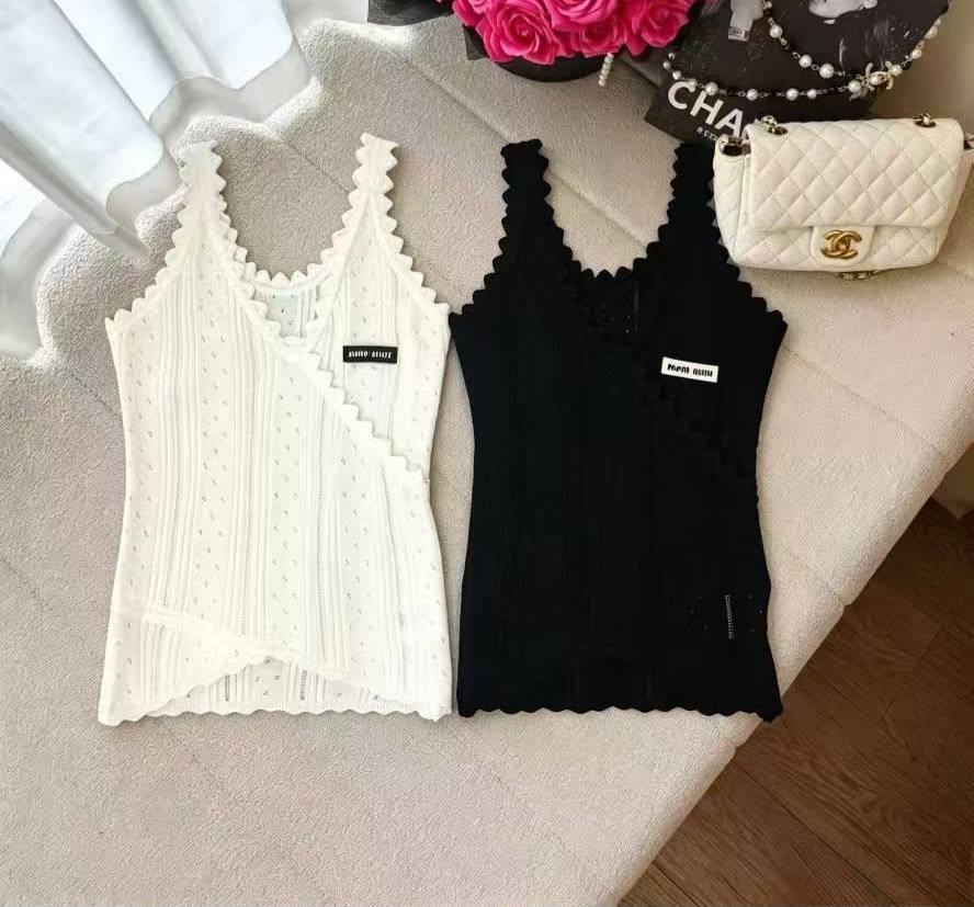 MIU MIU
Women’s Top
Master Quality 
SML
230 dhs✅

Zain276
♥️♥️♥️