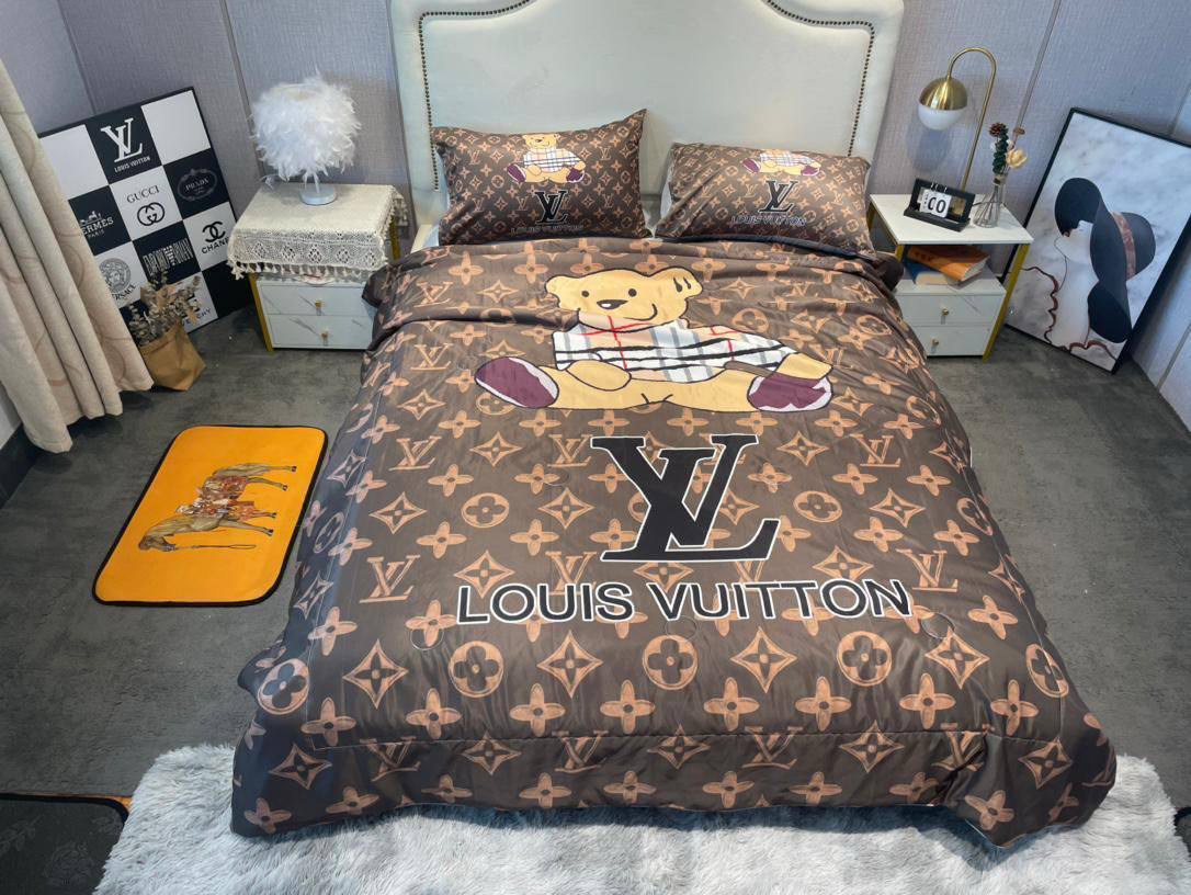 Bed cover 
4 in 1
200*230 cm
140 dhs🪙🌨️

Zain17
♥️♥️♥️