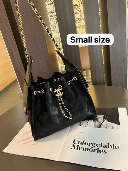 Chanel 
Master
30cm=420 dhs👑
25cm=380 dhs👑
22cm=330 dhs👑

Zain228
♥️♥️♥️
