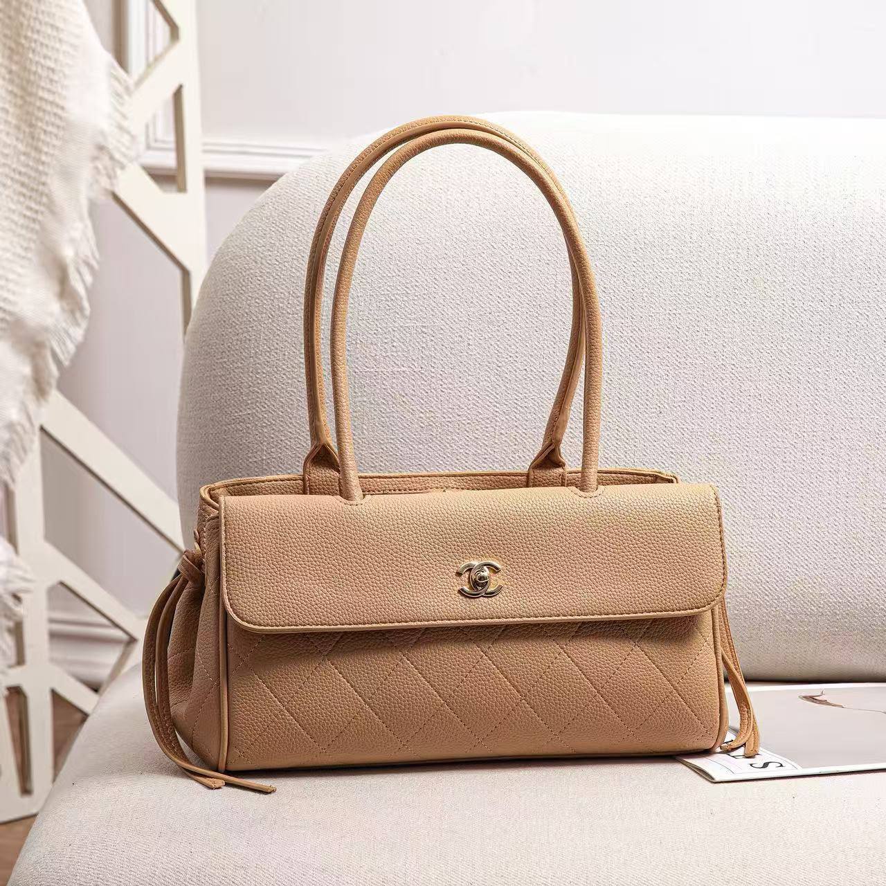 Chanel
130 dhs🇦🇪🇦🇪
36 cm

Zain219
♥️♥️♥️