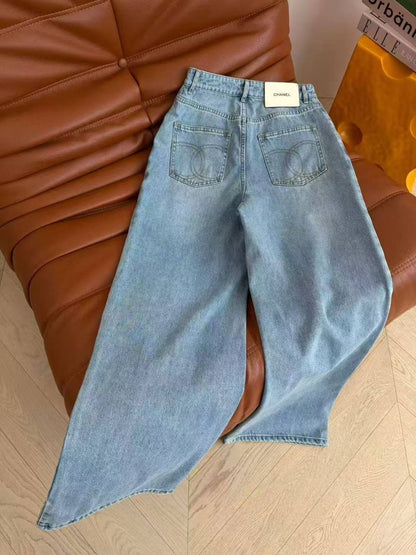 ❤️‍🔥 CHANEL NEW❤️‍🔥✨
✨VIP QUALITY 😍✨ 
Size : 34-36-38-40
480 dhs💓

Zain287
♥️♥️♥️