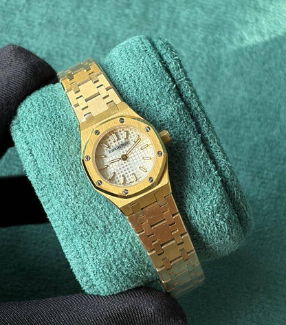 Ap watch for ladies 
good quality 
290 dhs
 (size 23mm )

Zain59
♥️♥️♥️