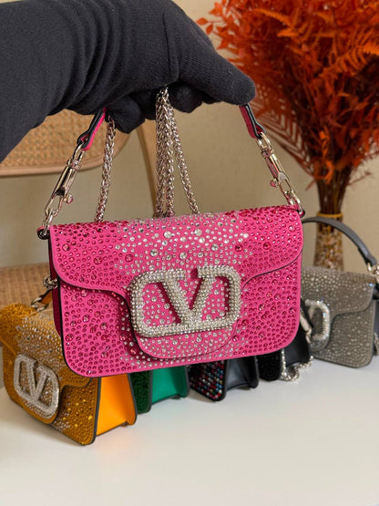 VALENTINO
20cm
310 dhs🇦🇪🇦🇪
Top quality 
With box🎁

Zain167
♥️♥️♥️
